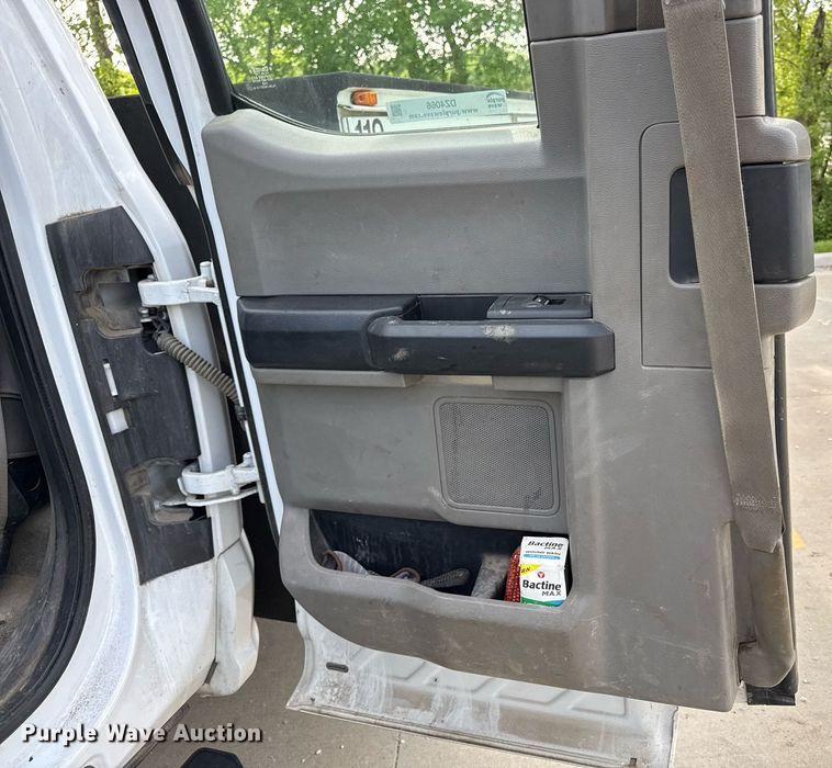 image for item DZ4066 2017 Ford F450 Super Duty Ext. Cab utility / service truck