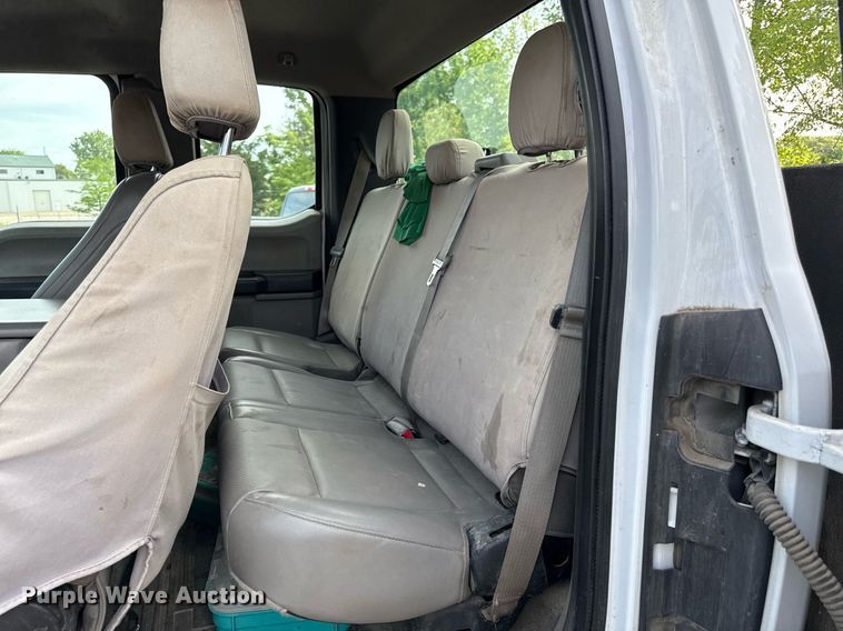 image for item DZ4066 2017 Ford F450 Super Duty Ext. Cab utility / service truck