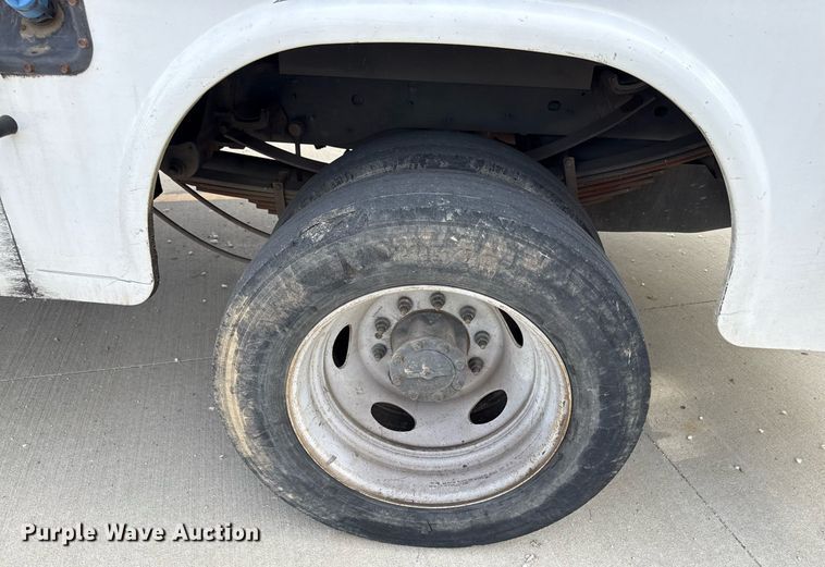 image for item DZ4066 2017 Ford F450 Super Duty Ext. Cab utility / service truck