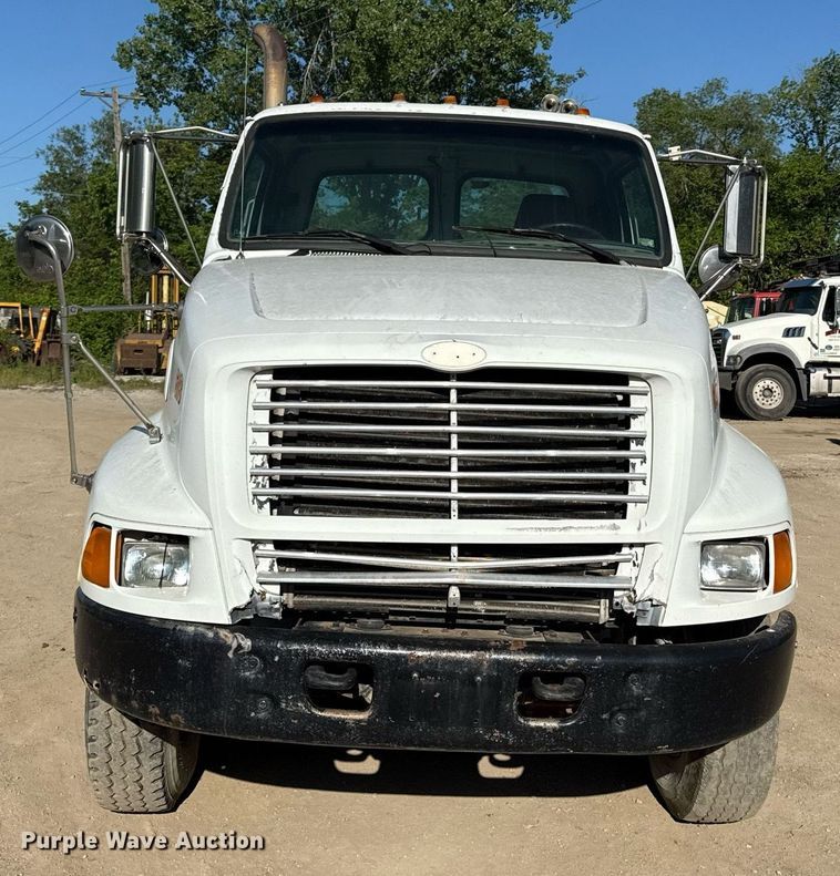 image for item DZ4068 1998 Ford LT9513 semi truck