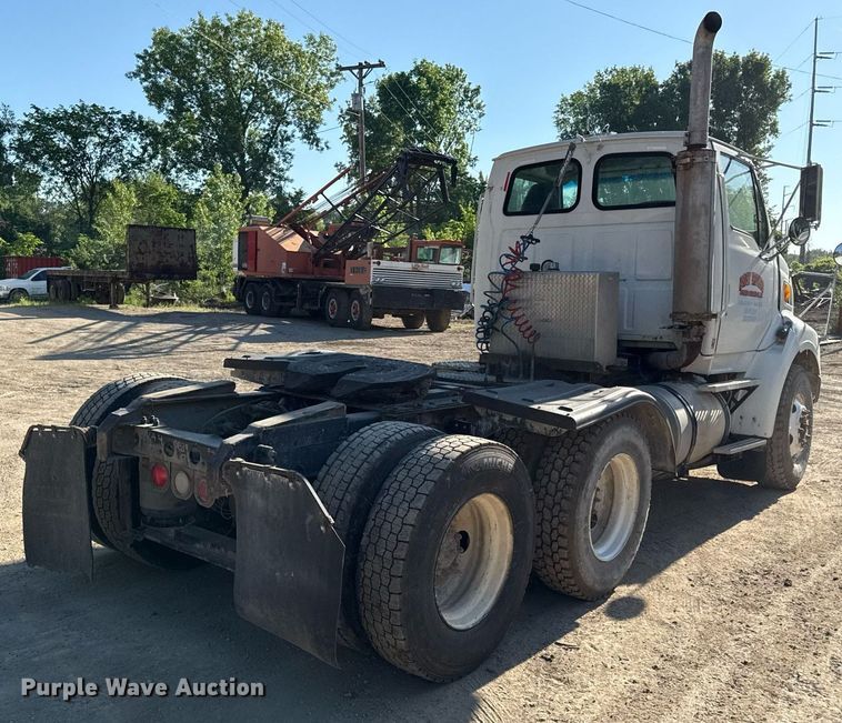 image for item DZ4068 1998 Ford LT9513 semi truck