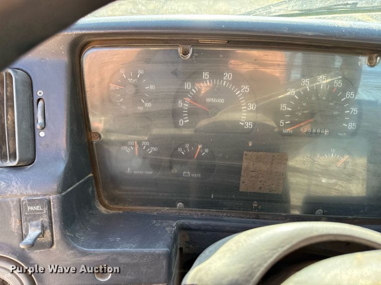 image for item DZ4068 1998 Ford LT9513 semi truck