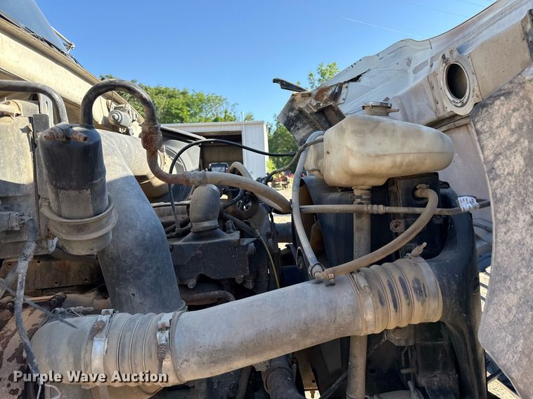 image for item DZ4068 1998 Ford LT9513 semi truck