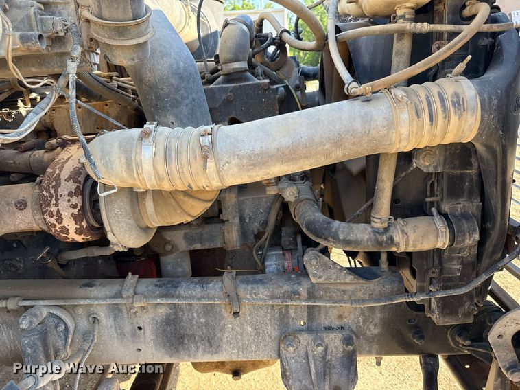 image for item DZ4068 1998 Ford LT9513 semi truck