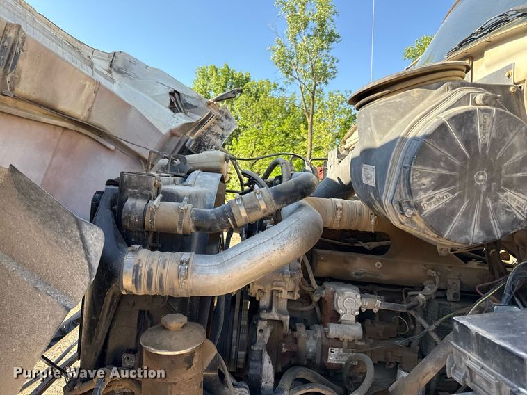 image for item DZ4068 1998 Ford LT9513 semi truck