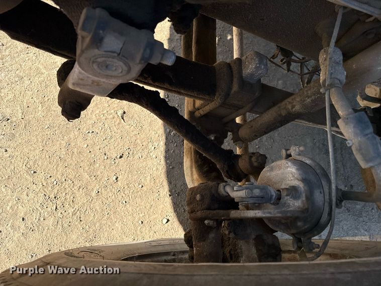 image for item DZ4068 1998 Ford LT9513 semi truck