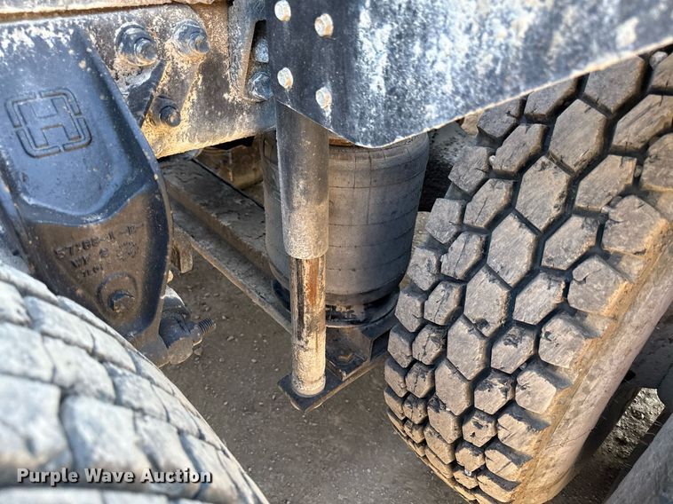 image for item DZ4068 1998 Ford LT9513 semi truck