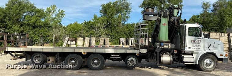 image for item DZ4069 2005 Western Star 4900 crane truck