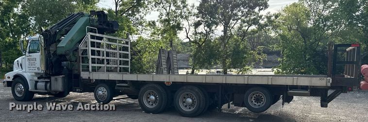 image for item DZ4069 2005 Western Star 4900 crane truck