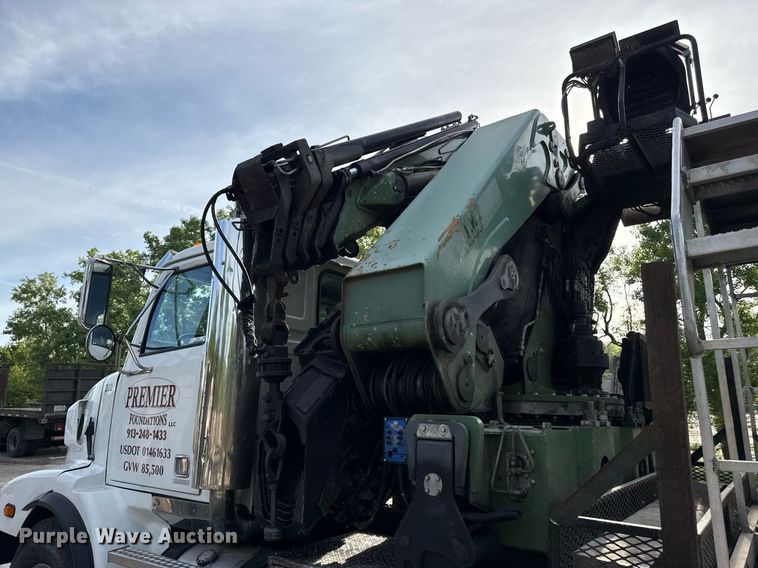 image for item DZ4069 2005 Western Star 4900 crane truck