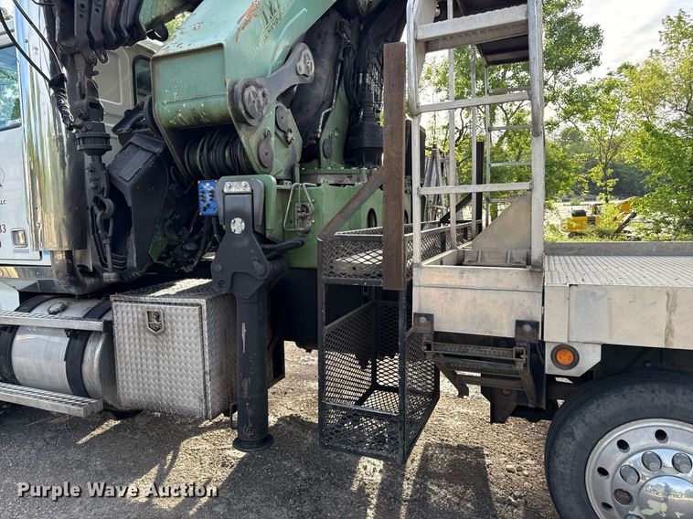 image for item DZ4069 2005 Western Star 4900 crane truck