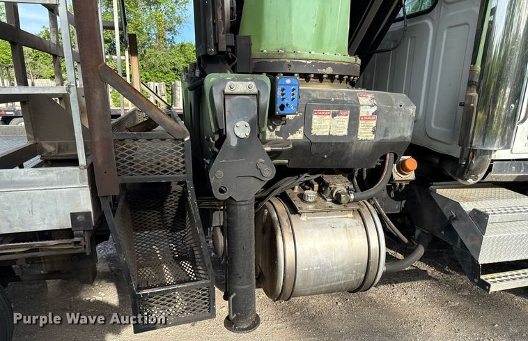 image for item DZ4069 2005 Western Star 4900 crane truck