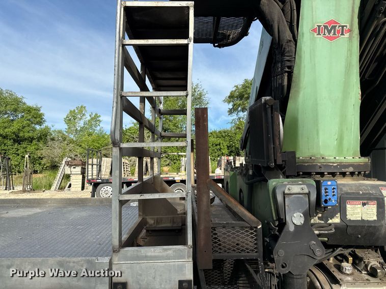 image for item DZ4069 2005 Western Star 4900 crane truck