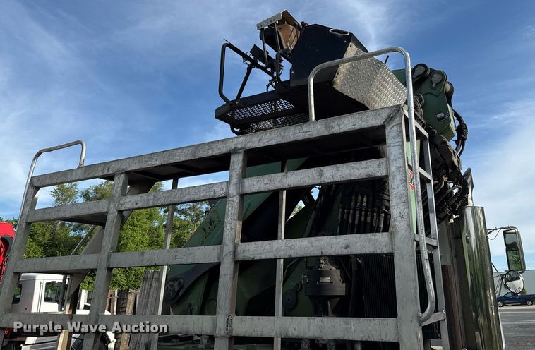 image for item DZ4069 2005 Western Star 4900 crane truck