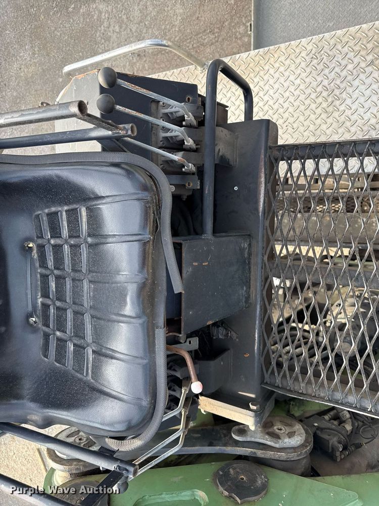 image for item DZ4069 2005 Western Star 4900 crane truck