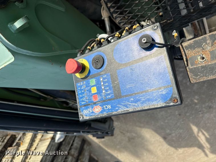 image for item DZ4069 2005 Western Star 4900 crane truck