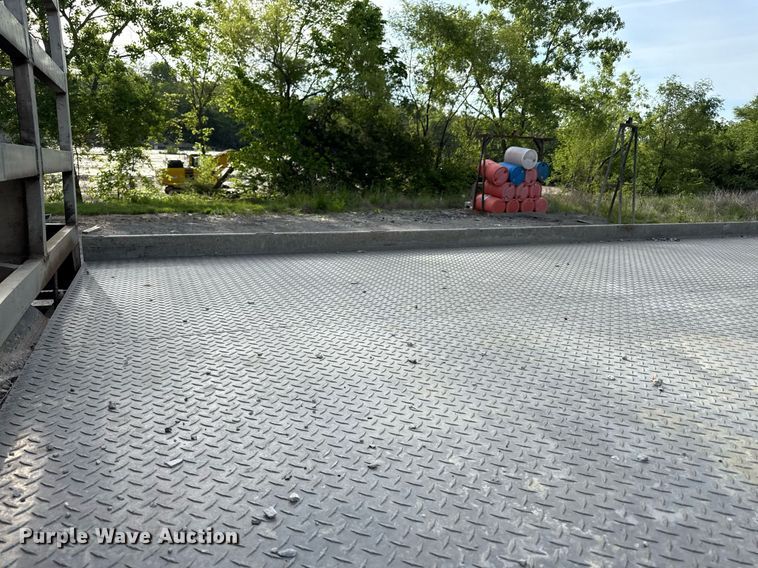 image for item DZ4069 2005 Western Star 4900 crane truck