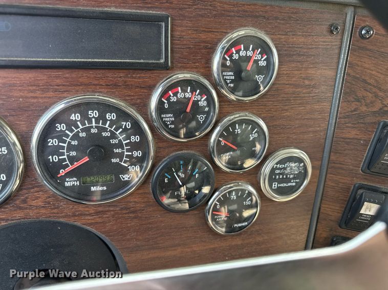 image for item DZ4069 2005 Western Star 4900 crane truck