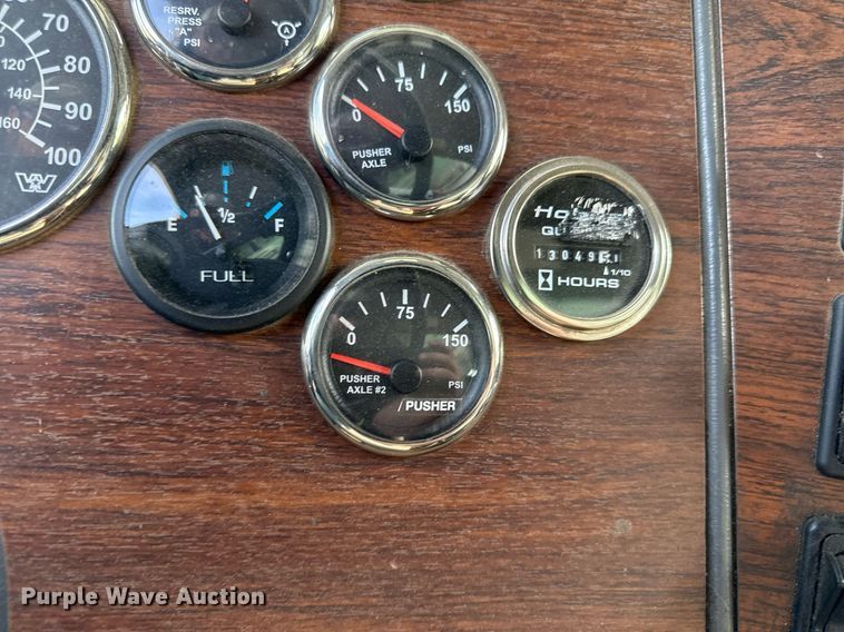 image for item DZ4069 2005 Western Star 4900 crane truck