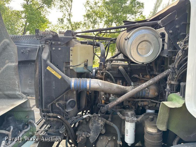 image for item DZ4069 2005 Western Star 4900 crane truck