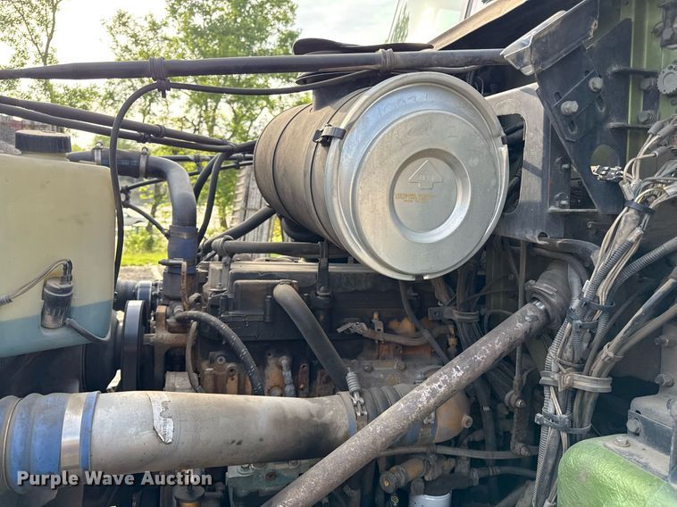 image for item DZ4069 2005 Western Star 4900 crane truck