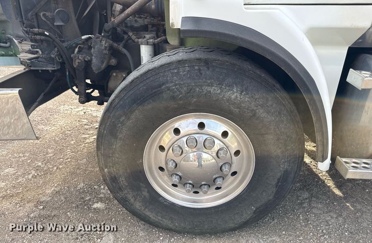 image for item DZ4069 2005 Western Star 4900 crane truck