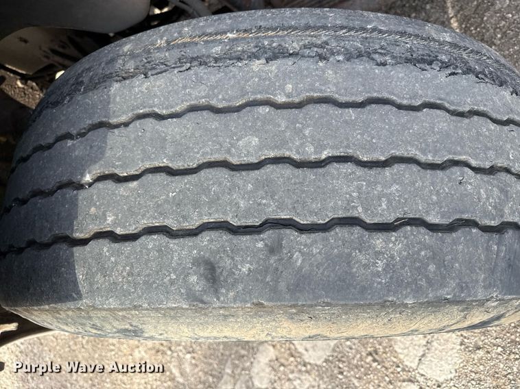 image for item DZ4069 2005 Western Star 4900 crane truck