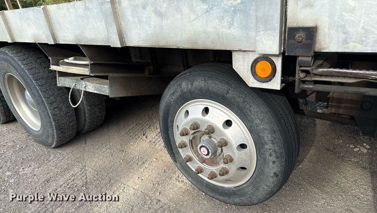 image for item DZ4069 2005 Western Star 4900 crane truck