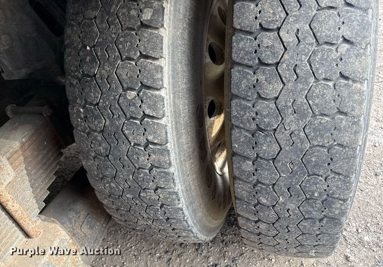 image for item DZ4069 2005 Western Star 4900 crane truck