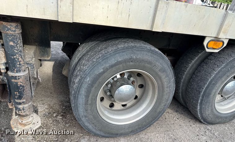 image for item DZ4069 2005 Western Star 4900 crane truck