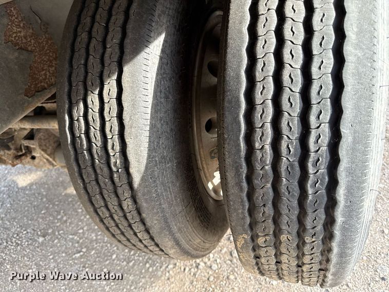 image for item DZ4069 2005 Western Star 4900 crane truck