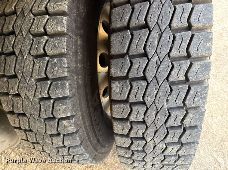 image for item DZ4069 2005 Western Star 4900 crane truck