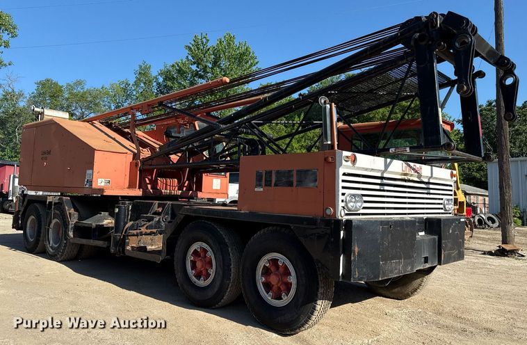 image for item DZ4070 1979 Link Belt HC138 crane