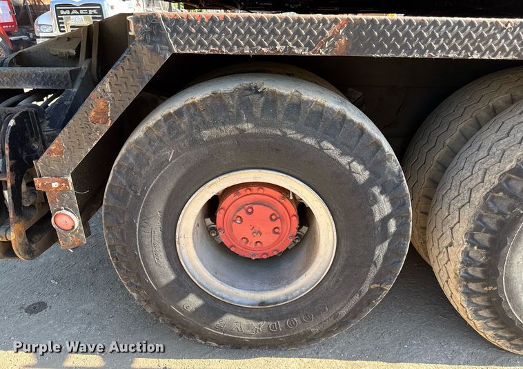 image for item DZ4070 1979 Link Belt HC138 crane