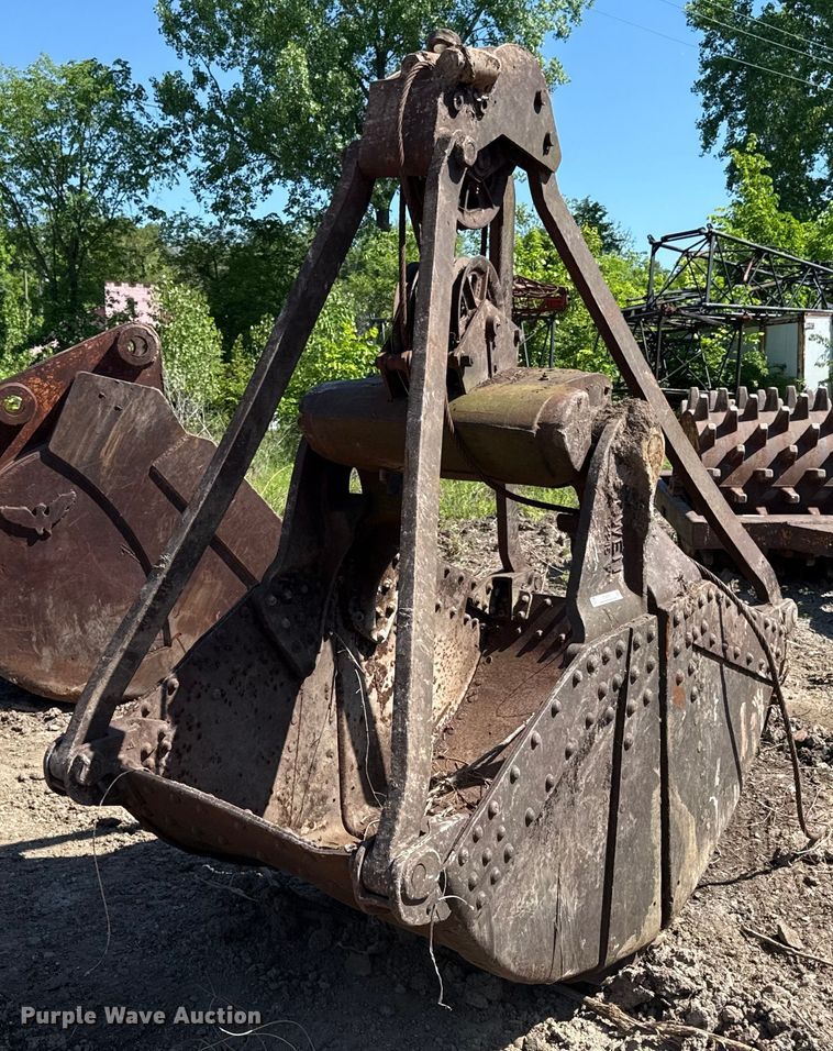 image for item DZ4072 Owen clam shell bucket