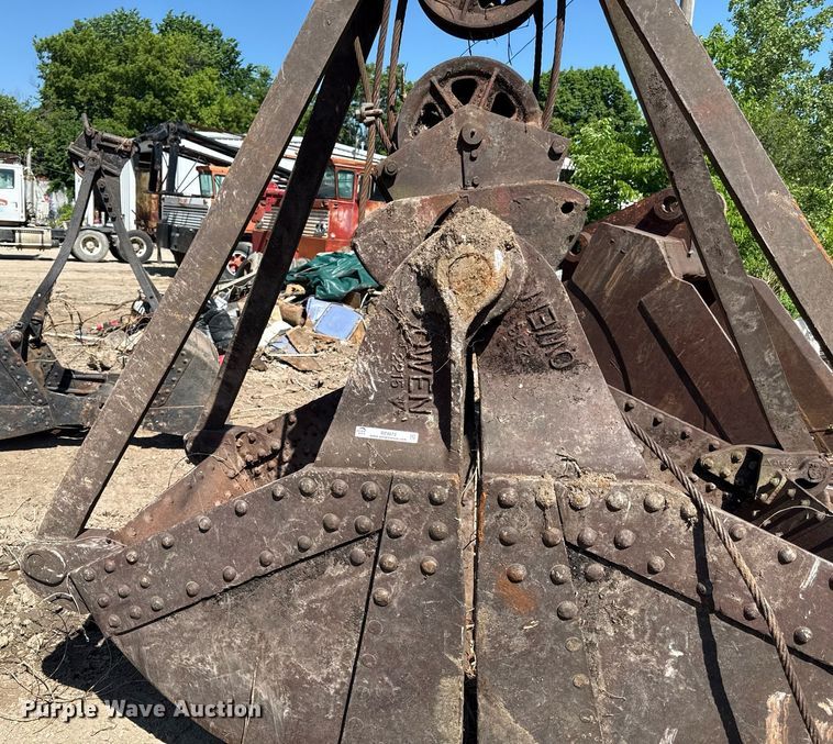 image for item DZ4072 Owen clam shell bucket