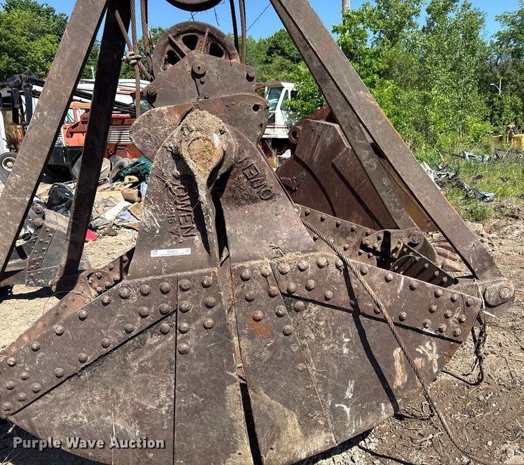 image for item DZ4072 Owen clam shell bucket