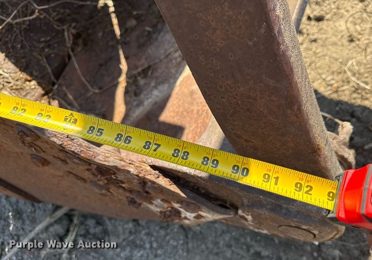 image for item DZ4072 Owen clam shell bucket