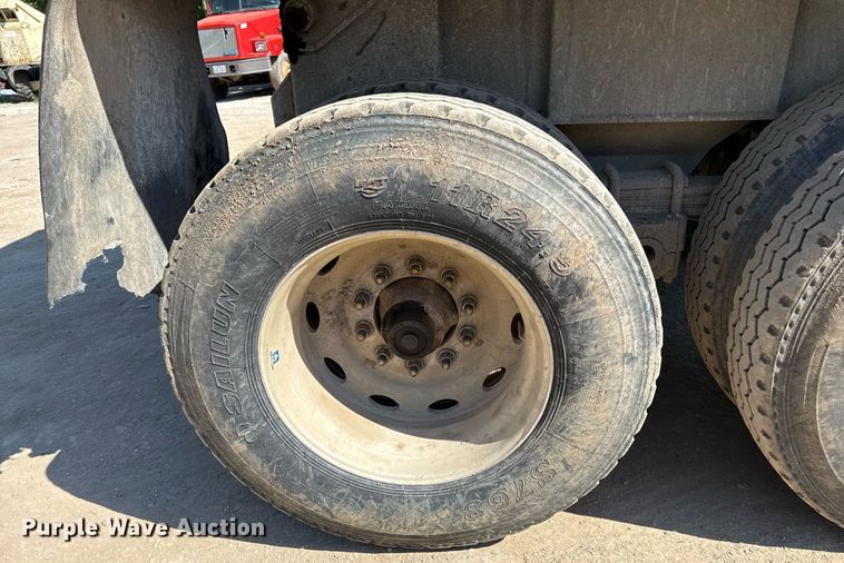 image for item DZ4075 2006 CTS HRD-27 OF end dump trailer