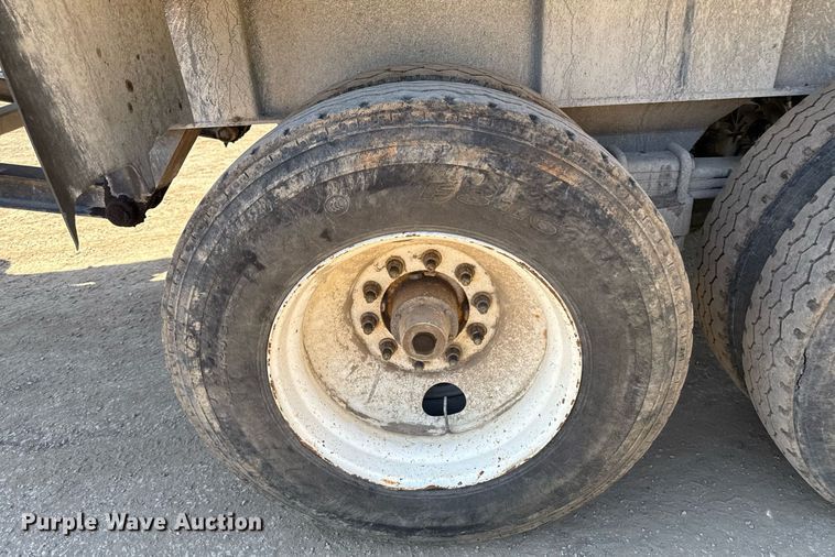 image for item DZ4075 2006 CTS HRD-27 OF end dump trailer