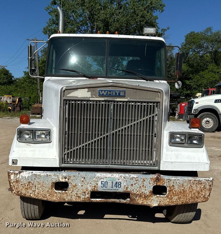 image for item DZ4076 1985 White WCM semi truck