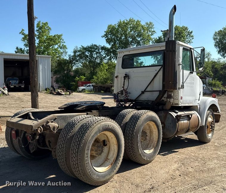 image for item DZ4076 1985 White WCM semi truck