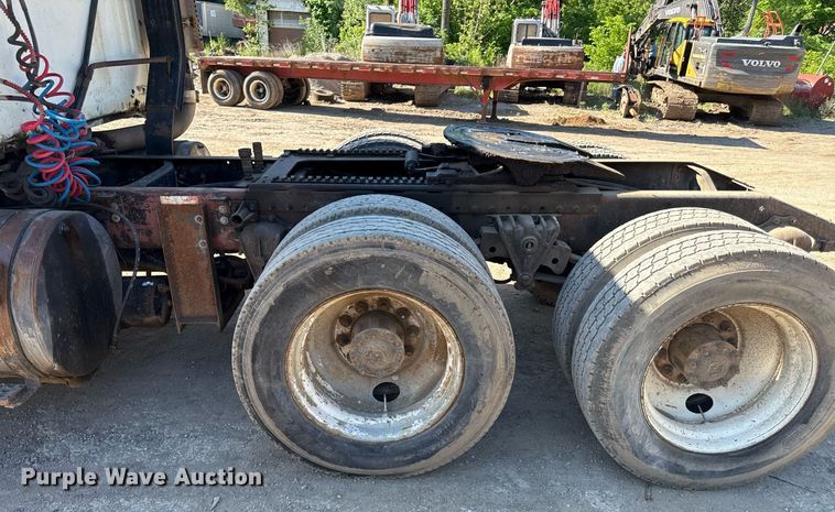 image for item DZ4076 1985 White WCM semi truck