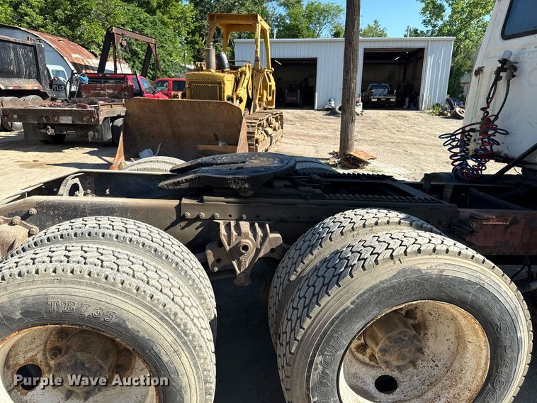 image for item DZ4076 1985 White WCM semi truck