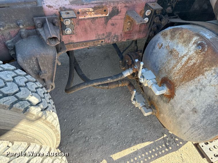 image for item DZ4076 1985 White WCM semi truck