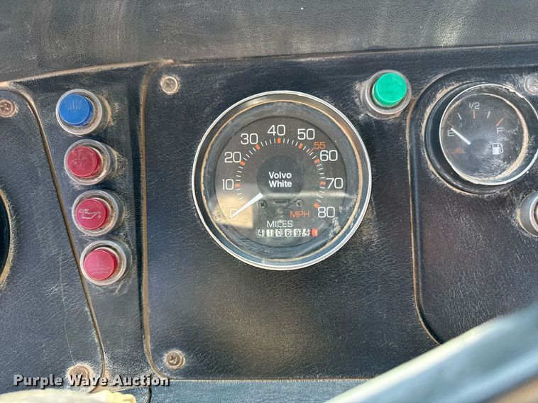 image for item DZ4076 1985 White WCM semi truck