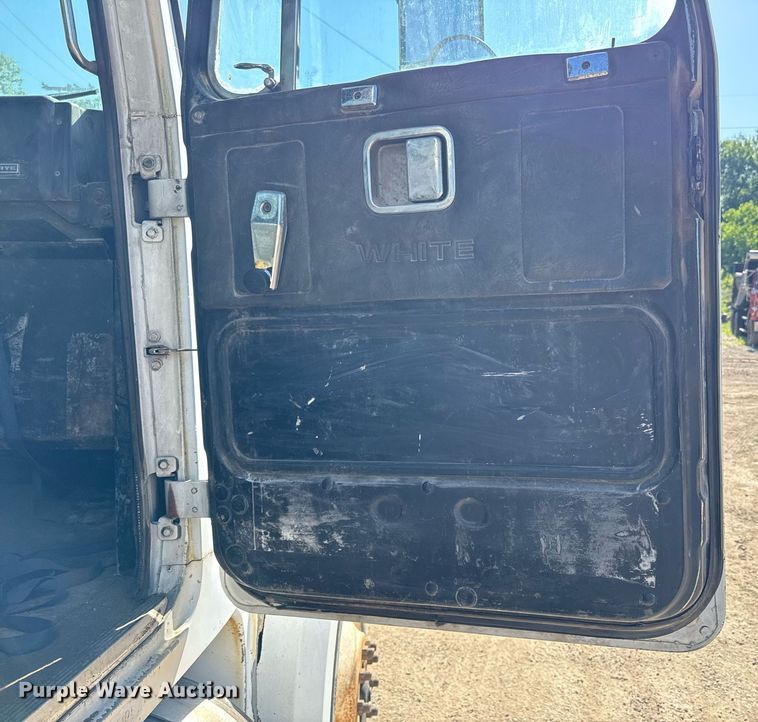 image for item DZ4076 1985 White WCM semi truck