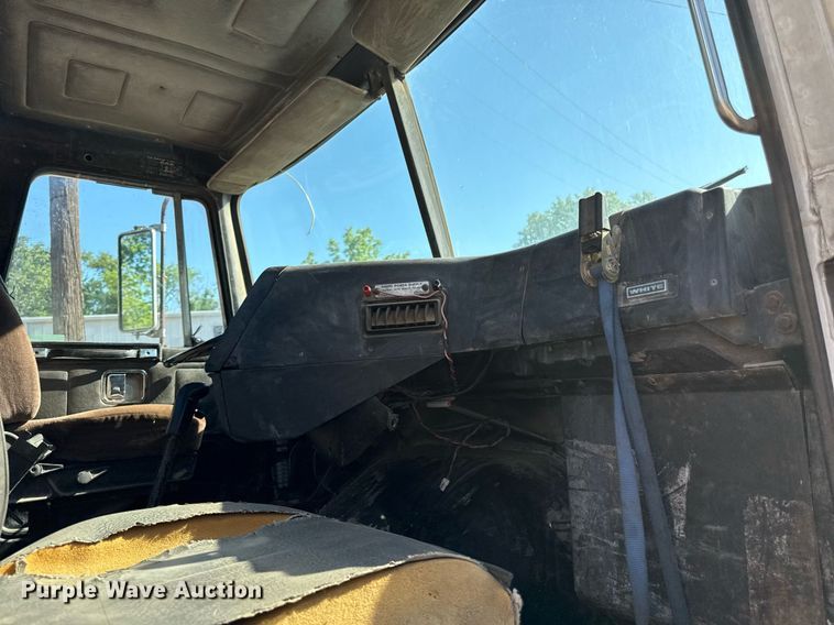 image for item DZ4076 1985 White WCM semi truck