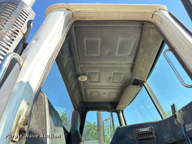 image for item DZ4076 1985 White WCM semi truck