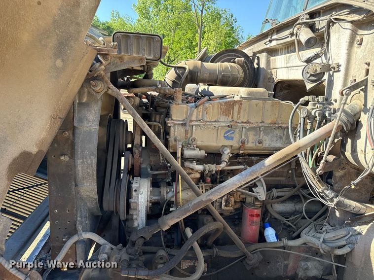 image for item DZ4076 1985 White WCM semi truck